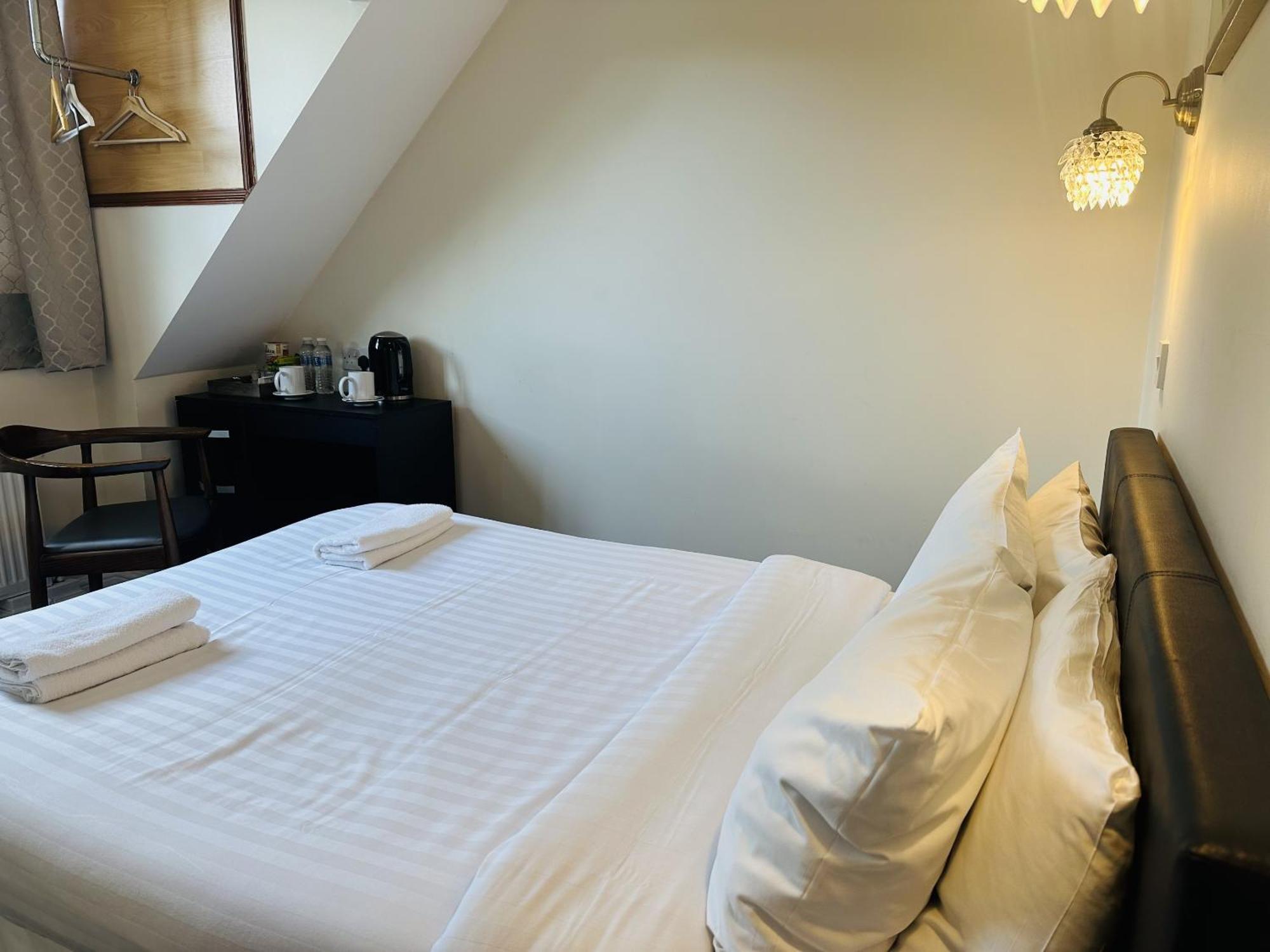 Woodcock Inn Felbridge Extérieur photo